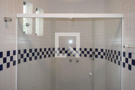 Banheiro Suíte 1 de casa à venda com 3 quartos, 300m² em Sumarezinho, São Paulo