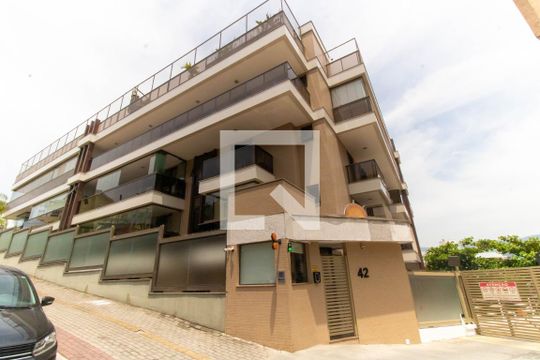 Fachada de apartamento para alugar com 3 quartos, 135m² em Piratininga, Niterói
