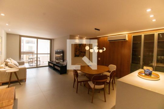 Apartamento para alugar com 3 quartos, 135m² em Piratininga, Niterói