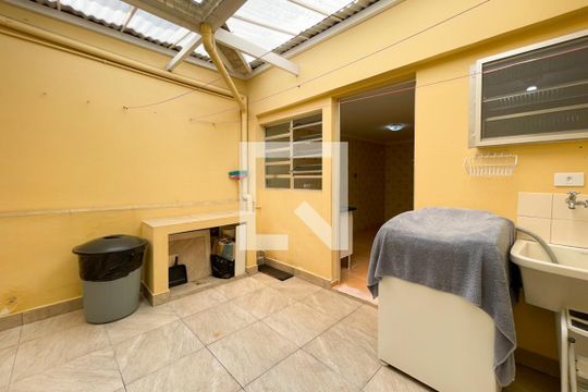 Área de Serviço de casa para alugar com 1 quarto, 65m² em Jardim Copacabana, São Bernardo do Campo