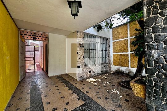 Garagem de casa à venda com 3 quartos, 147m² em Santo Amaro, São Paulo