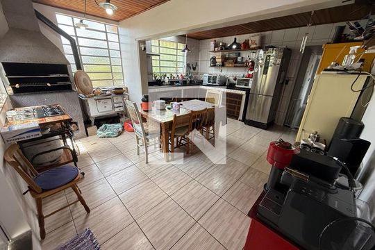 Cozinha de casa à venda com 3 quartos, 160m² em Jardim Itu, Porto Alegre