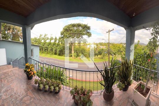 Sacada de casa à venda com 3 quartos, 160m² em Jardim Itu, Porto Alegre