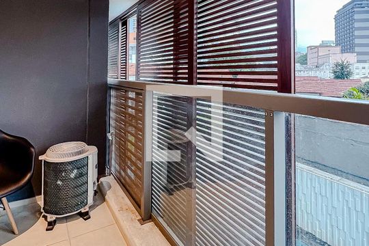 Varanda de kitnet/studio à venda com 1 quarto, 25m² em Vila Mariana, São Paulo