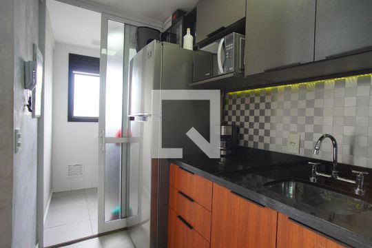 Cozinha de apartamento à venda com 1 quarto, 74m² em Jardim do Salso, Porto Alegre