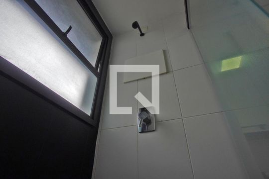Banheiro da Suíte de apartamento à venda com 1 quarto, 74m² em Jardim do Salso, Porto Alegre