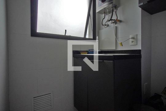 Cozinha e Área de Serviço de apartamento à venda com 1 quarto, 74m² em Jardim do Salso, Porto Alegre