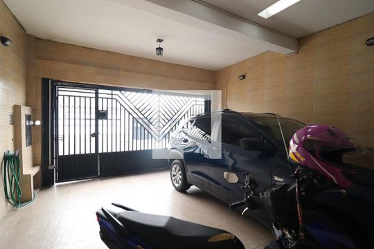Garagem de casa à venda com 2 quartos, 140m² em Vila Bela Vista, Santo André