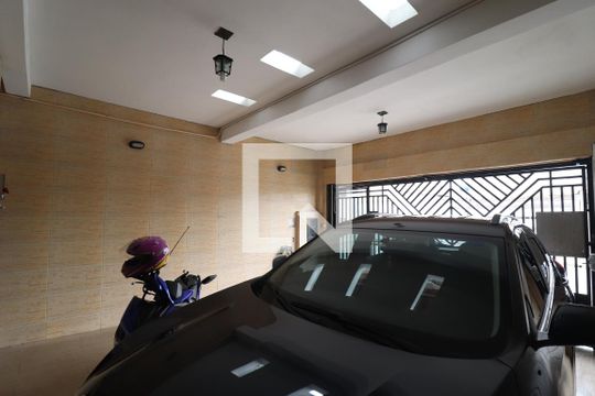 Garagem de casa à venda com 2 quartos, 140m² em Vila Bela Vista, Santo André