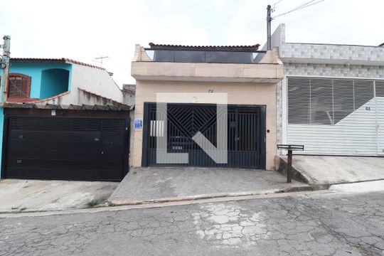 Fachada de casa à venda com 2 quartos, 140m² em Vila Bela Vista, Santo André