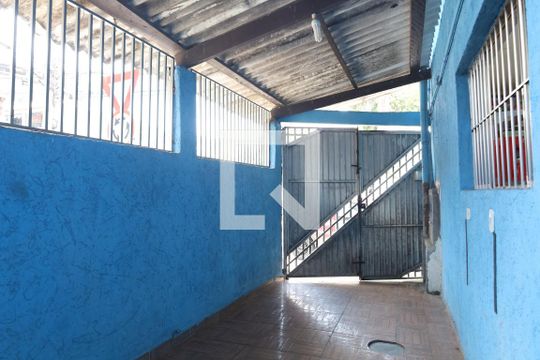 Garagem de casa à venda com 3 quartos, 250m² em Limoeiro, São Paulo