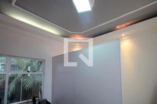 Sala de casa à venda com 3 quartos, 292m² em Havaí, Belo Horizonte