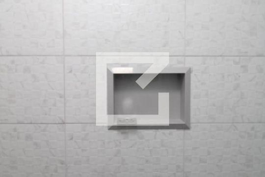 Banheiro de kitnet/studio para alugar com 1 quarto, 32m² em Vila Dom Pedro Ii, São Paulo