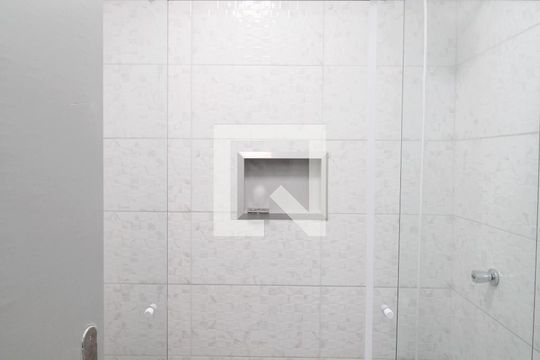 Banheiro de kitnet/studio para alugar com 1 quarto, 32m² em Vila Dom Pedro Ii, São Paulo