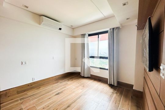 Quarto de apartamento para alugar com 1 quarto, 44m² em Santo Amaro, São Paulo