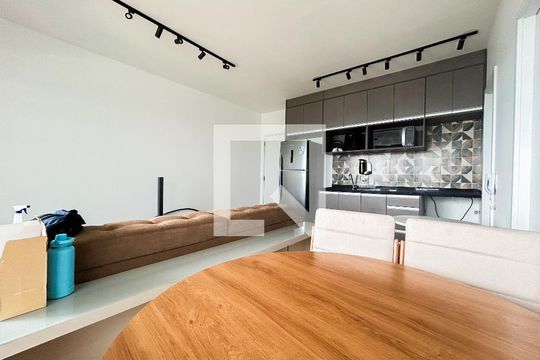 Sala de apartamento para alugar com 1 quarto, 44m² em Santo Amaro, São Paulo