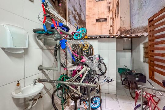 Bicicletário de kitnet/studio à venda com 1 quarto, 28m² em Liberdade, São Paulo