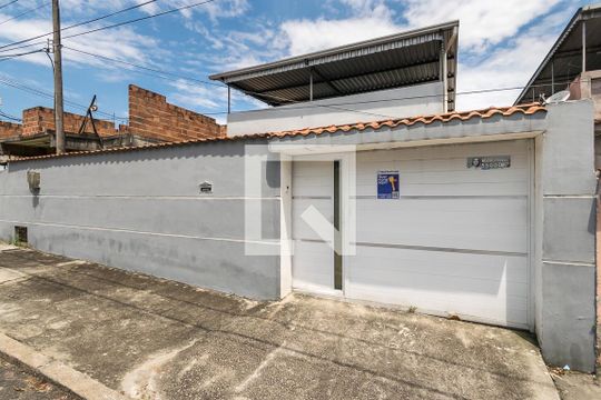 Fachada de casa à venda com 3 quartos, 308m² em Parada de Lucas, Rio de Janeiro