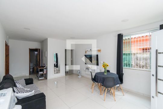 Casa à venda com 3 quartos, 308m² em Parada de Lucas, Rio de Janeiro