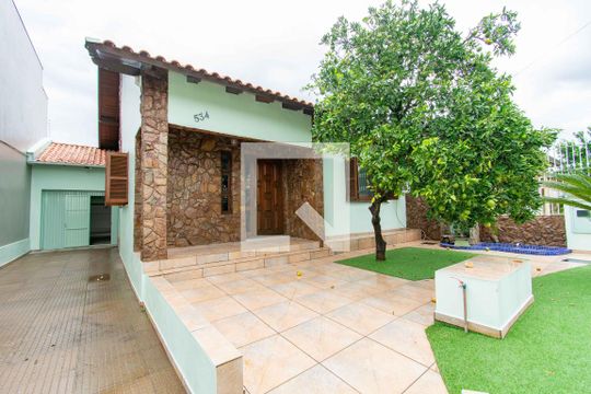 Fachada de casa para alugar com 3 quartos, 183m² em Fátima, Canoas