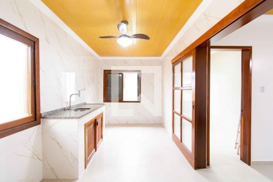 Cozinha de casa para alugar com 3 quartos, 183m² em Fátima, Canoas