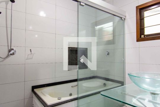 Banheiro de casa para alugar com 3 quartos, 183m² em Fátima, Canoas