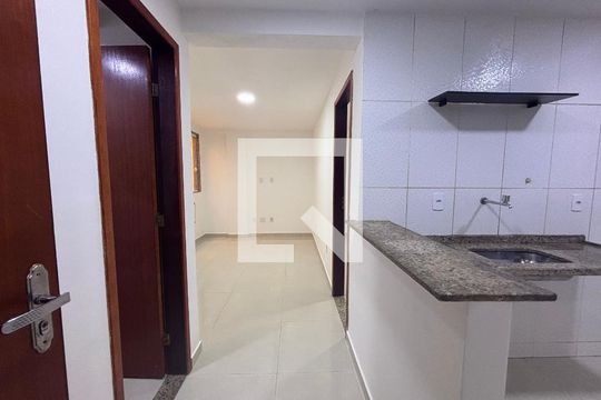 Sala de kitnet/studio para alugar com 1 quarto, 35m² em Recreio dos Bandeirantes, Rio de Janeiro