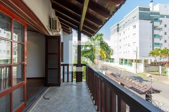 Varanda de casa para alugar com 5 quartos, 500m² em Marechal Rondon, Canoas