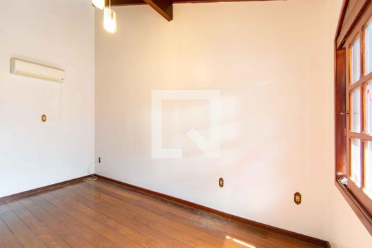 Quarto 5 de casa para alugar com 5 quartos, 500m² em Marechal Rondon, Canoas