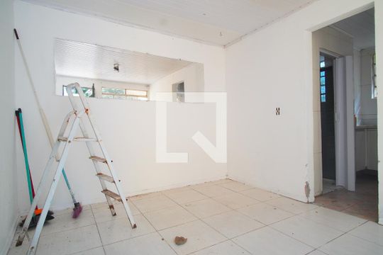 Sala de casa para alugar com 3 quartos, 50m² em Vila Jardim, Porto Alegre