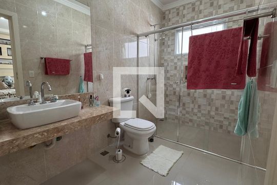 Banheiro da Suíte 2 de casa à venda com 5 quartos, 358m² em Swiss Park, Campinas