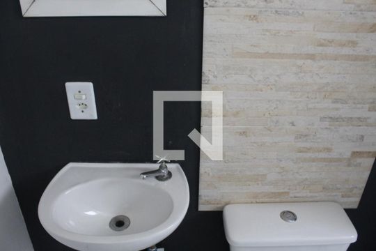 Banheiro de apartamento para alugar com 2 quartos, 54m² em Jardim Isis, Cotia