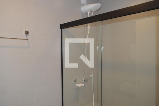 Banheiro de kitnet/studio para alugar com 1 quarto, 30m² em Vila Mariana, São Paulo