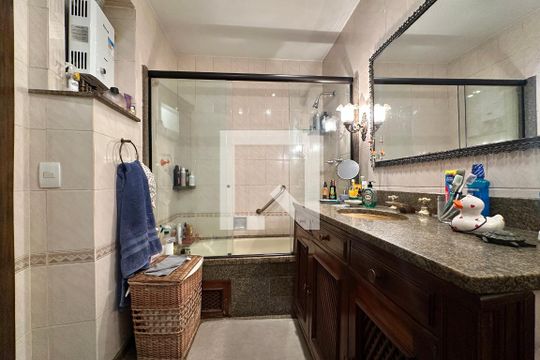 Banheiro 2 de apartamento à venda com 3 quartos, 122m² em Flamengo, Rio de Janeiro