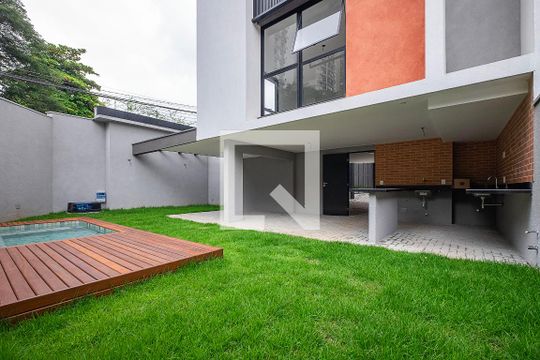 Quintal de casa de condomínio à venda com 3 quartos, 275m² em Vila Madalena, São Paulo