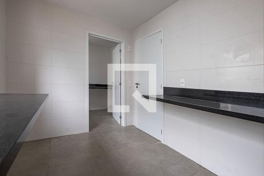 Cozinha de casa de condomínio à venda com 3 quartos, 275m² em Vila Madalena, São Paulo