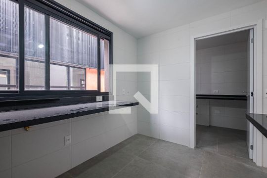 Cozinha de casa de condomínio à venda com 3 quartos, 226m² em Vila Madalena, São Paulo