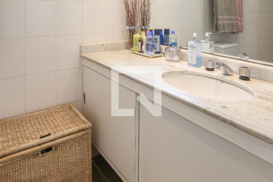 Banheiro da Suíte de apartamento à venda com 3 quartos, 104m² em Alto da Lapa, São Paulo
