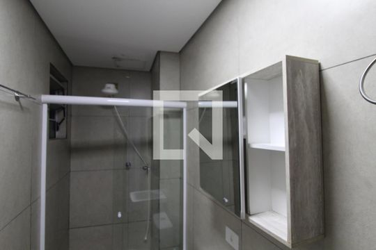 Banheiro de kitnet/studio para alugar com 1 quarto, 28m² em Mooca, São Paulo