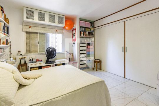 Quarto de apartamento à venda com 1 quarto, 70m² em Indianópolis, São Paulo