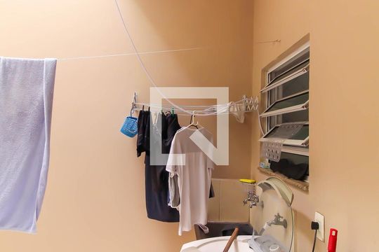 Área de Serviço de casa à venda com 3 quartos, 175m² em Vila Canero, São Paulo
