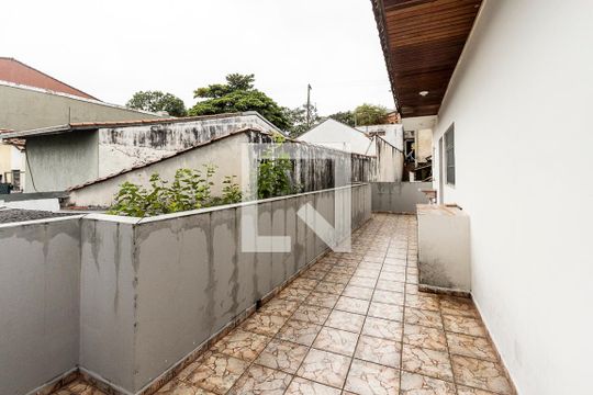 Quintal de casa para alugar com 2 quartos, 100m² em Vila Romana, São Paulo