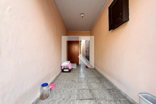 Garagem + hall de entrada de casa à venda com 3 quartos, 95m² em Utinga, Santo André