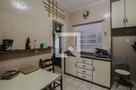 Cozinha e Área de Serviço de apartamento para alugar com 2 quartos, 85m² em Petrópolis, Porto Alegre