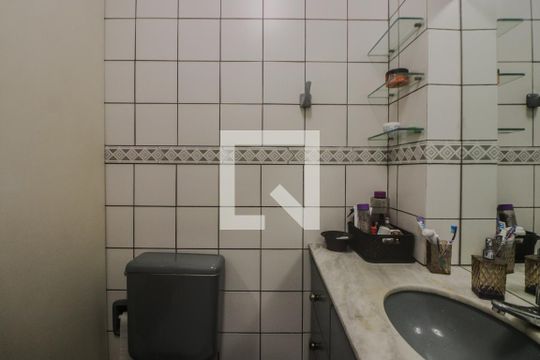 Banheiro de apartamento para alugar com 2 quartos, 85m² em Petrópolis, Porto Alegre