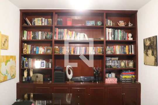 Quarto 1 de casa para alugar com 5 quartos, 584m² em Alto da Lapa, São Paulo