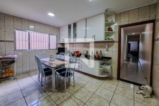 Cozinha de casa à venda com 3 quartos, 156m² em Vila Monumento, São Paulo