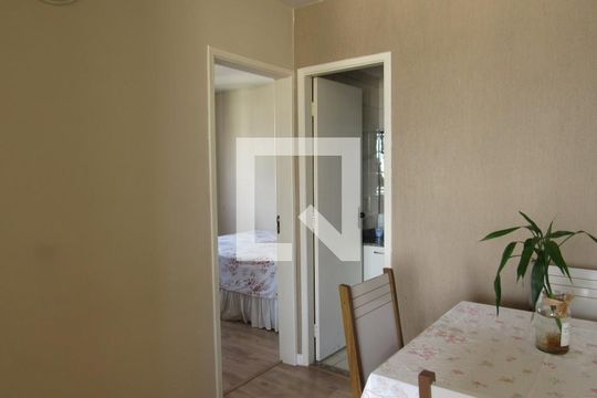 Sala  de apartamento à venda com 3 quartos, 65m² em Jaguaribe, Osasco