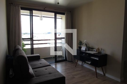 Sala  de apartamento à venda com 3 quartos, 65m² em Jaguaribe, Osasco