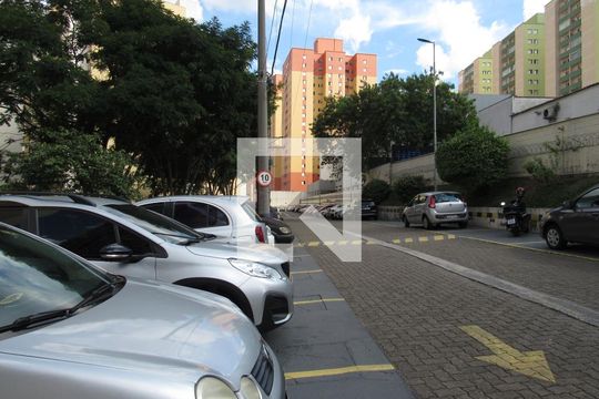 Garagem  de apartamento à venda com 3 quartos, 65m² em Jaguaribe, Osasco